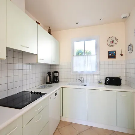 Maison Pour 8 Pers. Avec Jardin Prive, Proche Plage Et Marche - - Fr-1-258-49